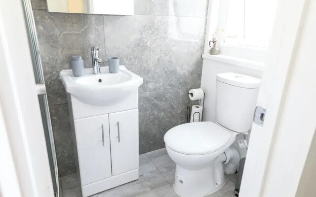 4 Guests - 2 Bedrooms - City Escape Retreat