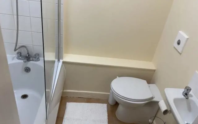 Modern Apt - City Views - Parking - Sleeps 3