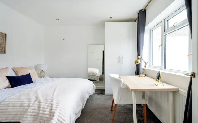 2 Bedroom flat in Putney by the river