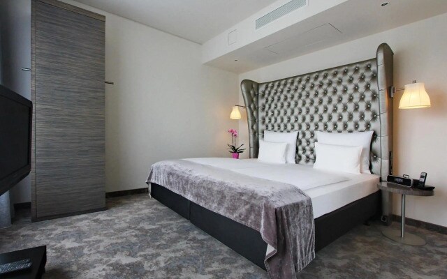 Отель Arcotel John F 