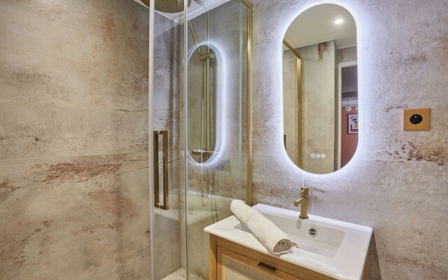 Apartment AC Champs de Mars Eiffel Tower by Studio Prestige