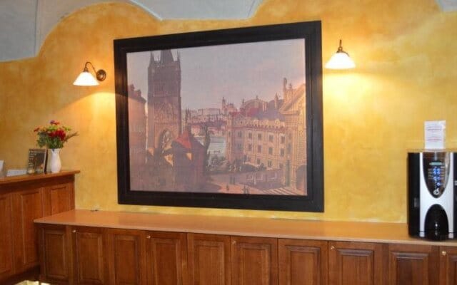 U Cervene zidle - Red Chair Hotel