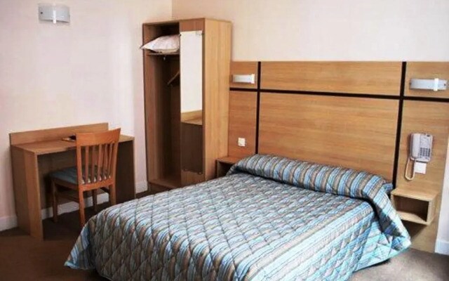 Comfort Hotel Au Firmament Asnieres-sur-Seine