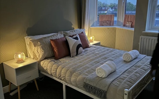 Stunning 2-bed Apartment in Twickenham