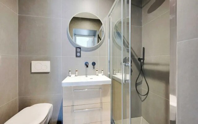 Modern Apt - 2bd/6p - Near Paris
