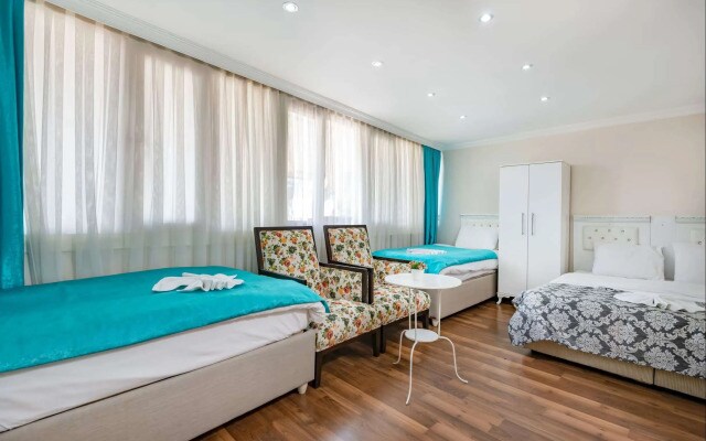 Merot Suites