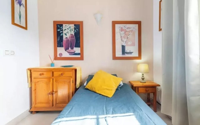 4 Bedroom 6 Guests Apartment 60m From Beach