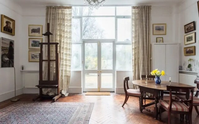 Artistic 1bed Flat