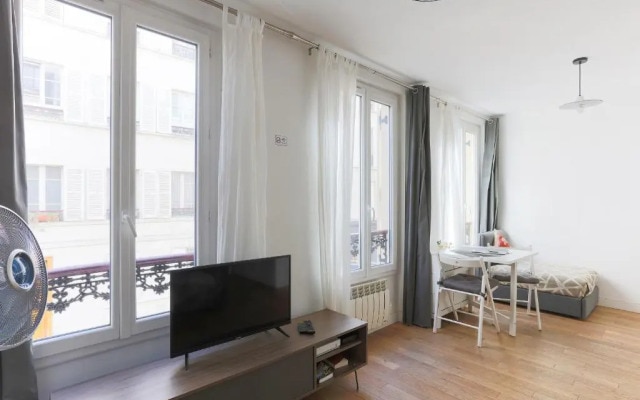 Eiffel Tower Royal Apartment