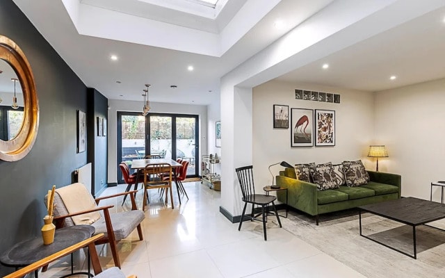 Stylish Shepherd's Bush Flat With Patio