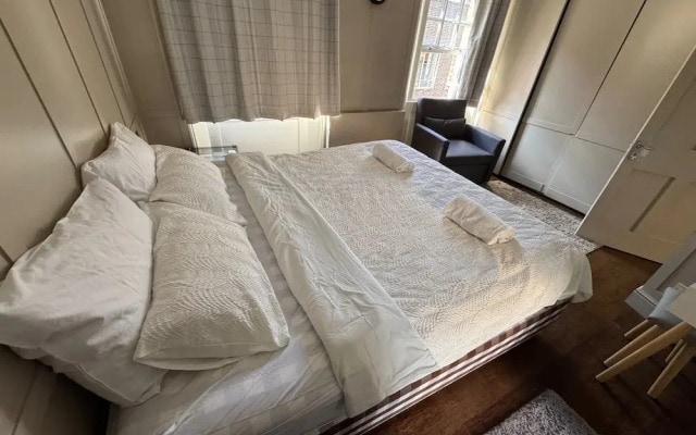 Covent Garden House, 4-bed, Sleeps 10