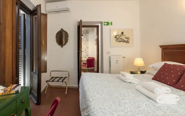 Chiara in Pantheon Apartment With Terrace
