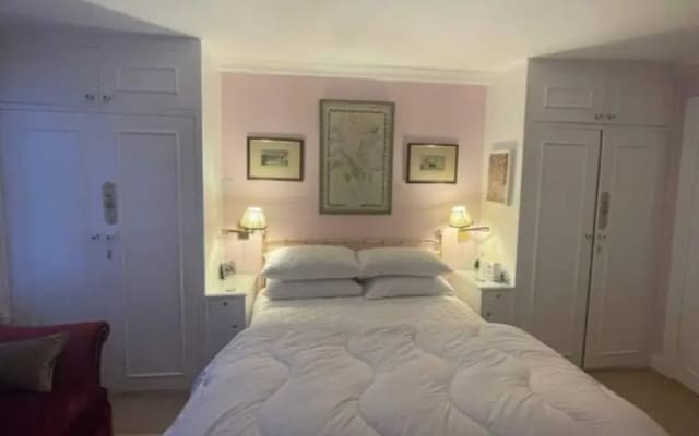 Expansive 4BD Home- 15 min From Buckingham Palace!
