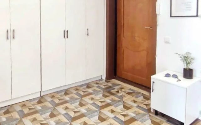 Солнечный эвкалипт на улице Крылова