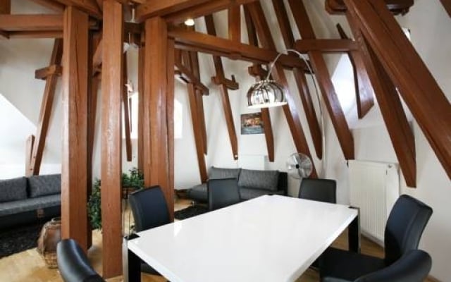 Apartment Attic Kozi