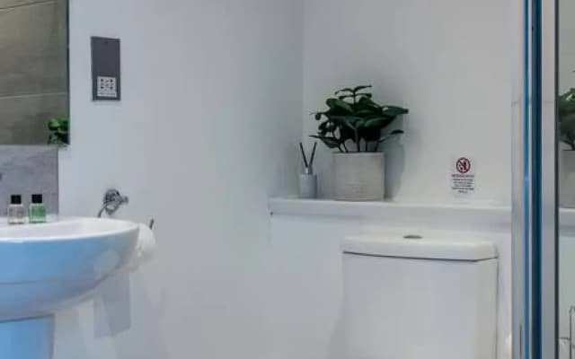 Host Stay Halifax House Living
