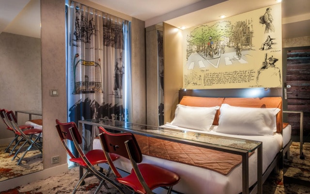 Apostrophe Hotel