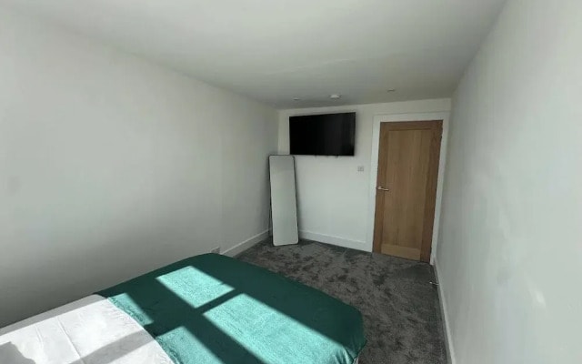 6 Guests/free Parking/old Trafford/20min City