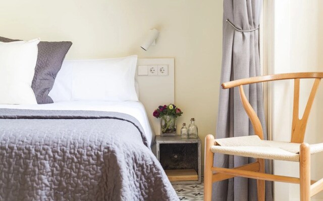Uma Suites Pau Claris Barcelona