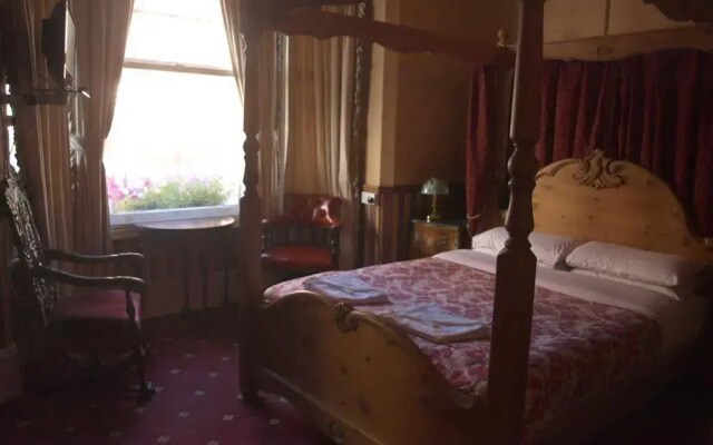 Oakley Hotel