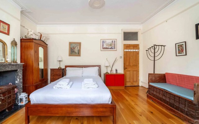 Cosy and Spacious Home