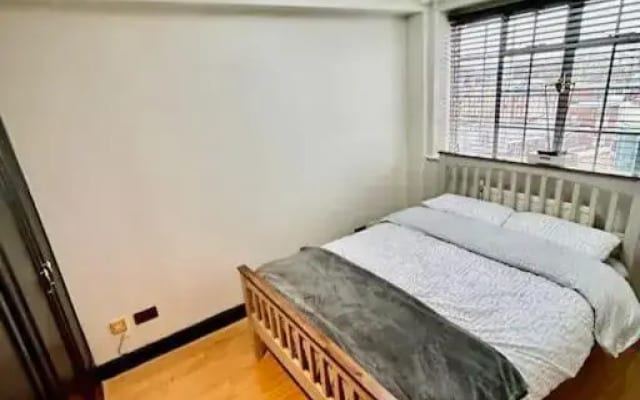 Vive Unique - Chelsea Cloisters Apartment