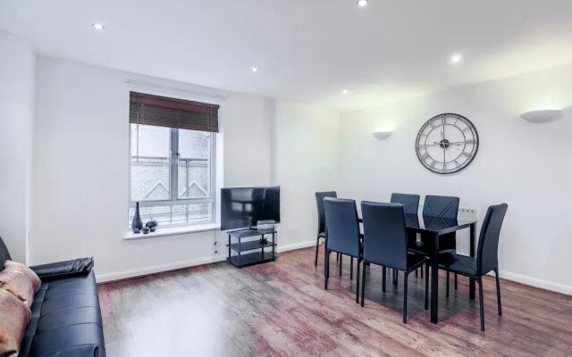 New Cross Apartment by Emerald