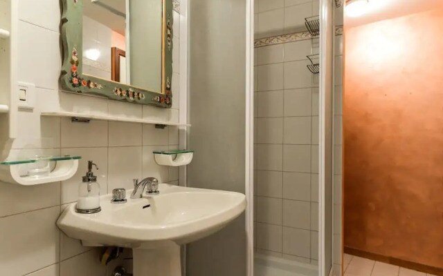 Trevi Fountain Home