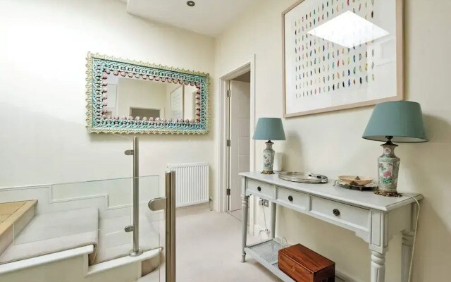 Spacious 3-bedroom Apartment in Earls Court