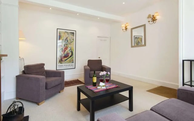 The Homey Shepherd's Bush House - ABE