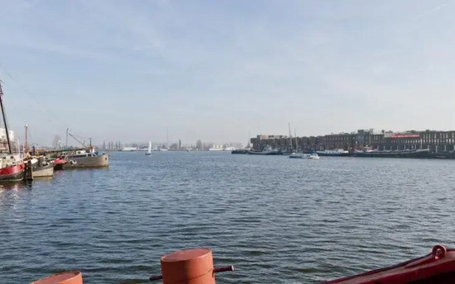 Captains Place