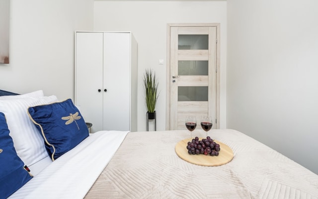 Lumina cozy 3-room apart near the metro