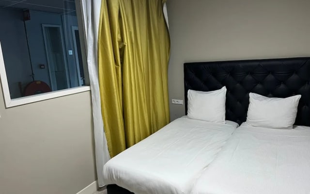 Camp-Inn Hotel
