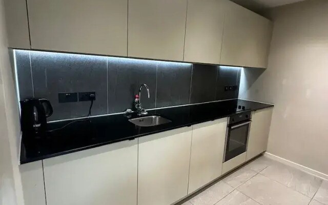 2br-2ensuite-balcony-cityview-parking-central