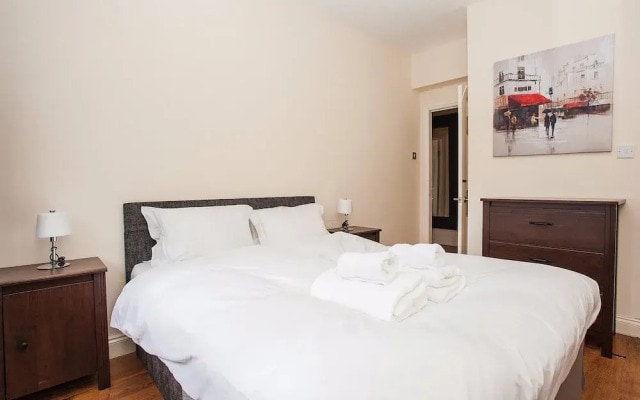 Central & Spacious 3 Bedroom Apartment