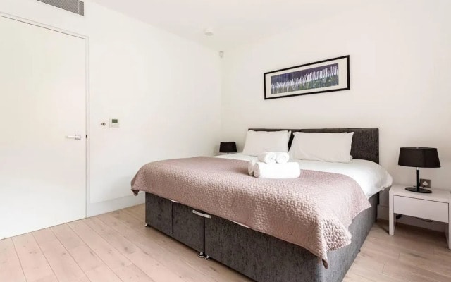 Central London - 2 Beds - Sleeps 4 - Lift