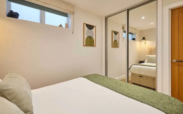 Host Stay Holmfirth Hideaway