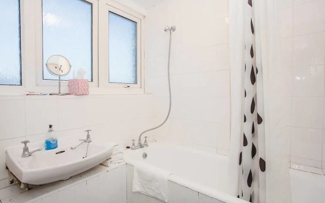 Bright 2 Bedroom Apartment In Haggerston