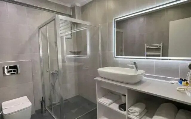 On4 Rooms Suites