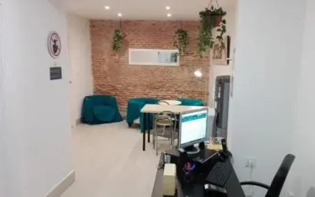Grupo Rh - Hostel