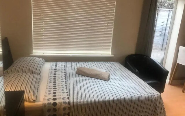 Studio-2 Staines,Heathrow, London-own entrance