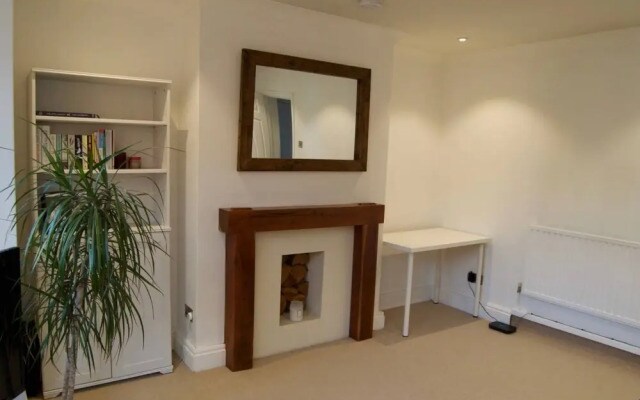 Charming 2 Bedroom Apartment In Fabulous Wandsworth