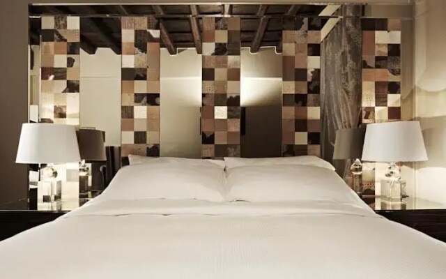 Silver Royal Suite