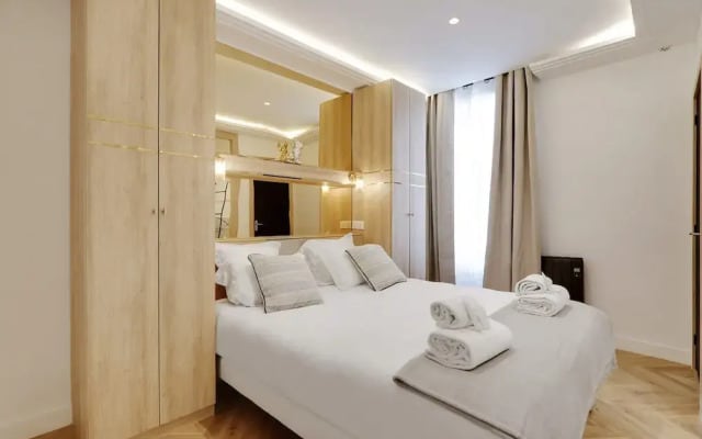 The Upper Marais Superb Apartment for 6 People