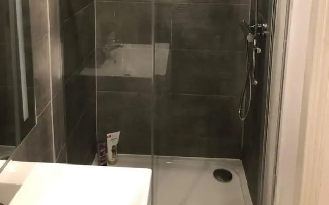Batterseaflat/sleeps6/refurbished/tv