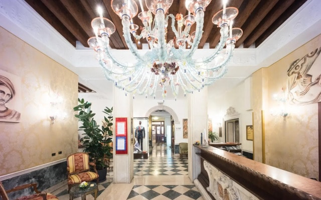 Отель NH Venezia Santa Lucia