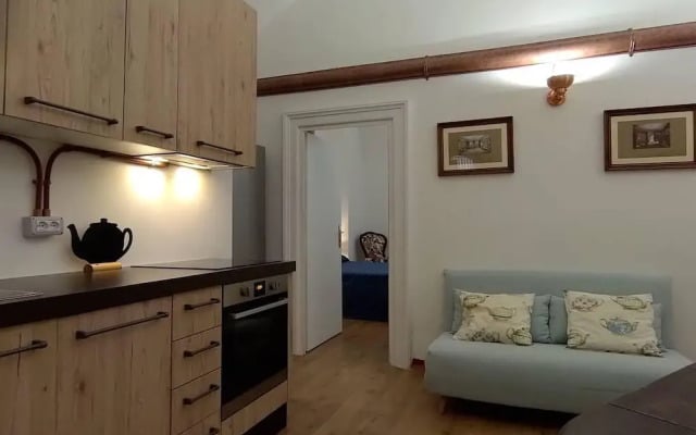 2-bed House in Rome Near Coliseum
