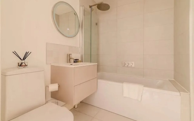 Beautiful 2 Bed, 2 Bath Abode In Dulwich