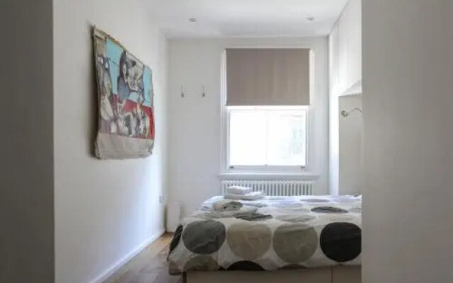 Cosy Finborough Road Gem - DNS
