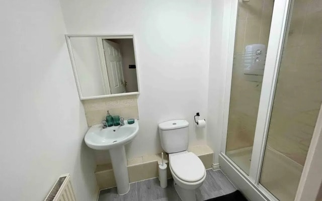 East London Apartment Near Station & Free Parking
